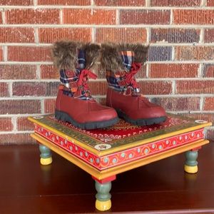 NWOT Flannel fur trimmed snow/hiking  boots never worn